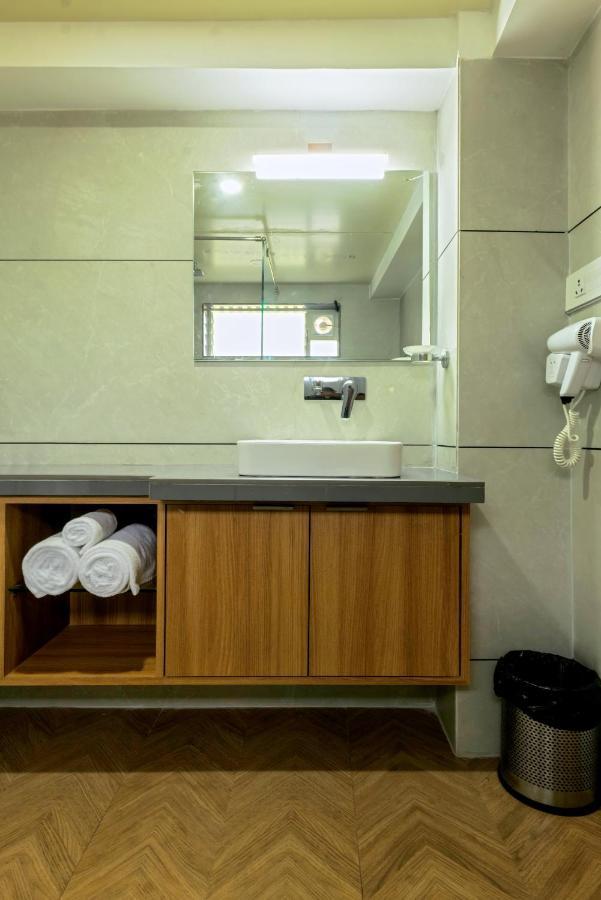 Gold Beach Villa Daman Exterior foto