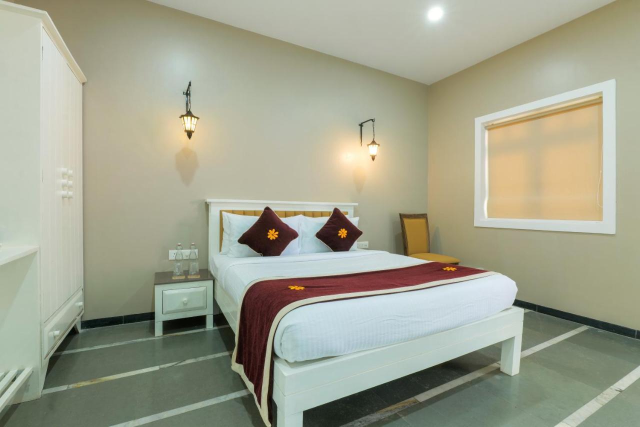 Gold Beach Villa Daman Exterior foto